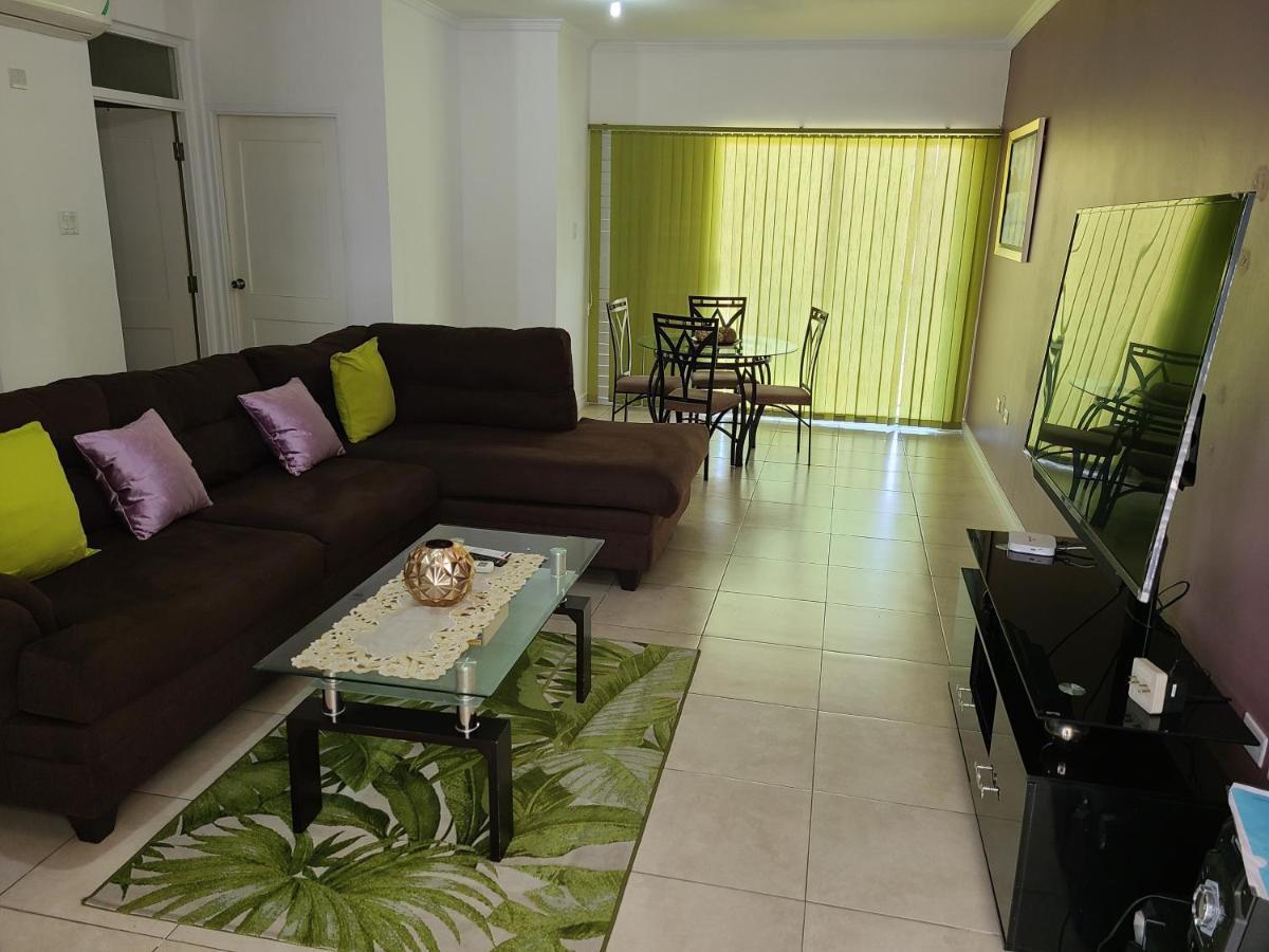 New Kingston Luxurious Secure Condo Bagian luar foto